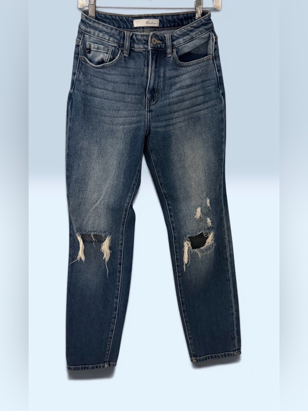 Kancan brand relaxed Dark Wash Distressed jeans. Comfy and stretchy. Size 5.